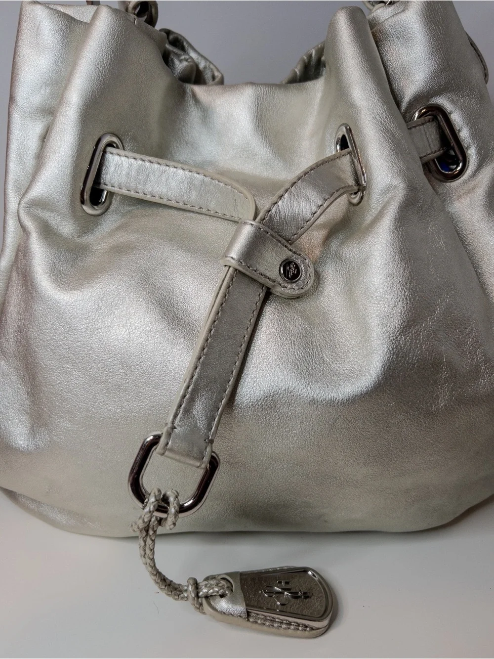 Cole Haan Silver Metallic Leather Drawstring Bucket Bag Hobo Shoulder Bag - Picture 7 of 13